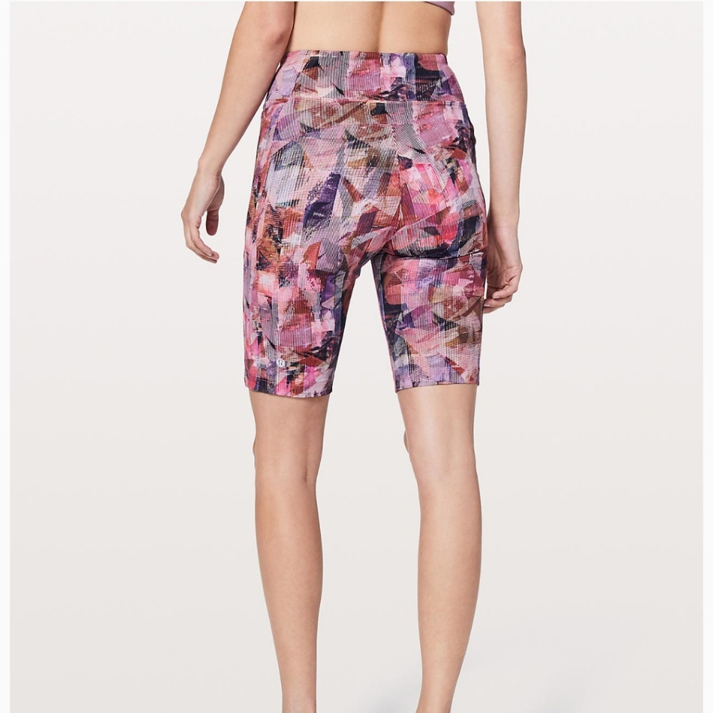 Lululemon shorts - Picture 7 of 7